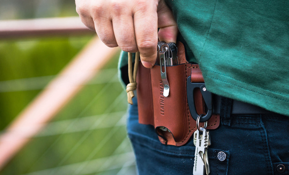Ainsworth EDC Sheath on a belt