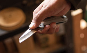 Translation missing: de.Leatherman FREE K4X, silver, one handed knife blade opening
