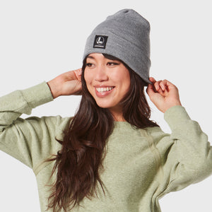 Translation missing: de.woman wearing gray leatherman beanie