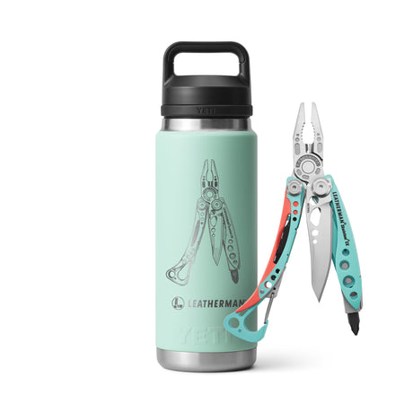Translation missing: de.Mint Green YETI bottle with Leatherman multitool graphic beside an Paradise Leatherman Skeletool® CX