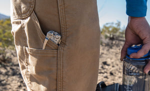 Translation missing: de.the skeletool and pocket clip poking out of pants pocket